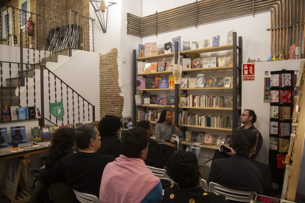 Fotografía de la presentación de La Sociocultural en Lata Peinada, Barcelona, tomada por Carlos Abad.